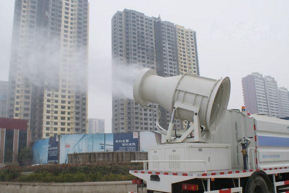 霧霾來(lái)襲，一大批驅(qū)霾神器“抑塵車”上陣